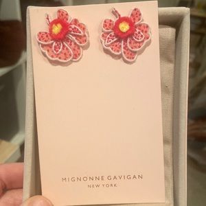 NWOT Mignonne Gavigan orchid Stud Earrings Hot Pink